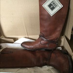 FRYE LINDSAY PLATE BOOTS NWT COGNAC